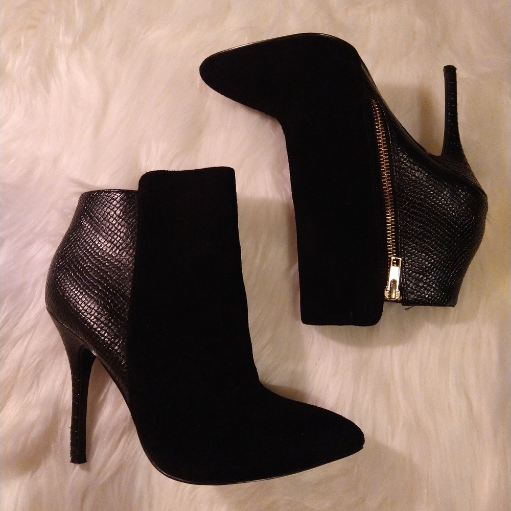 Steve Madden Black boots, Size 7 medium